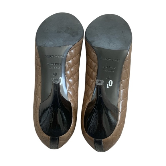 Bruno Magli Quilted Leather Cap Toe Pumps Size 40 EUC - Classic Designer Heels - Picture 6 of 10